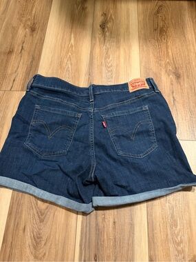 womens mod length levi shorts